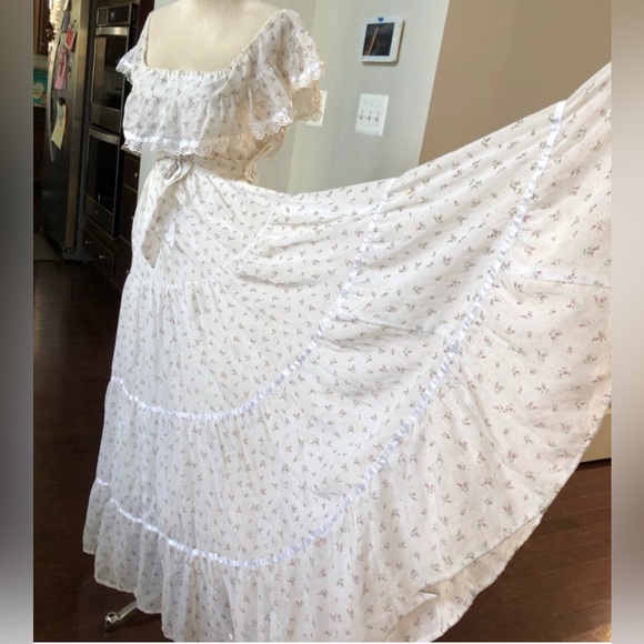 Gunne Sax by Jessica Maxi Prairie Cottage-core Off-shoulder Dress - Picture 4 of 16